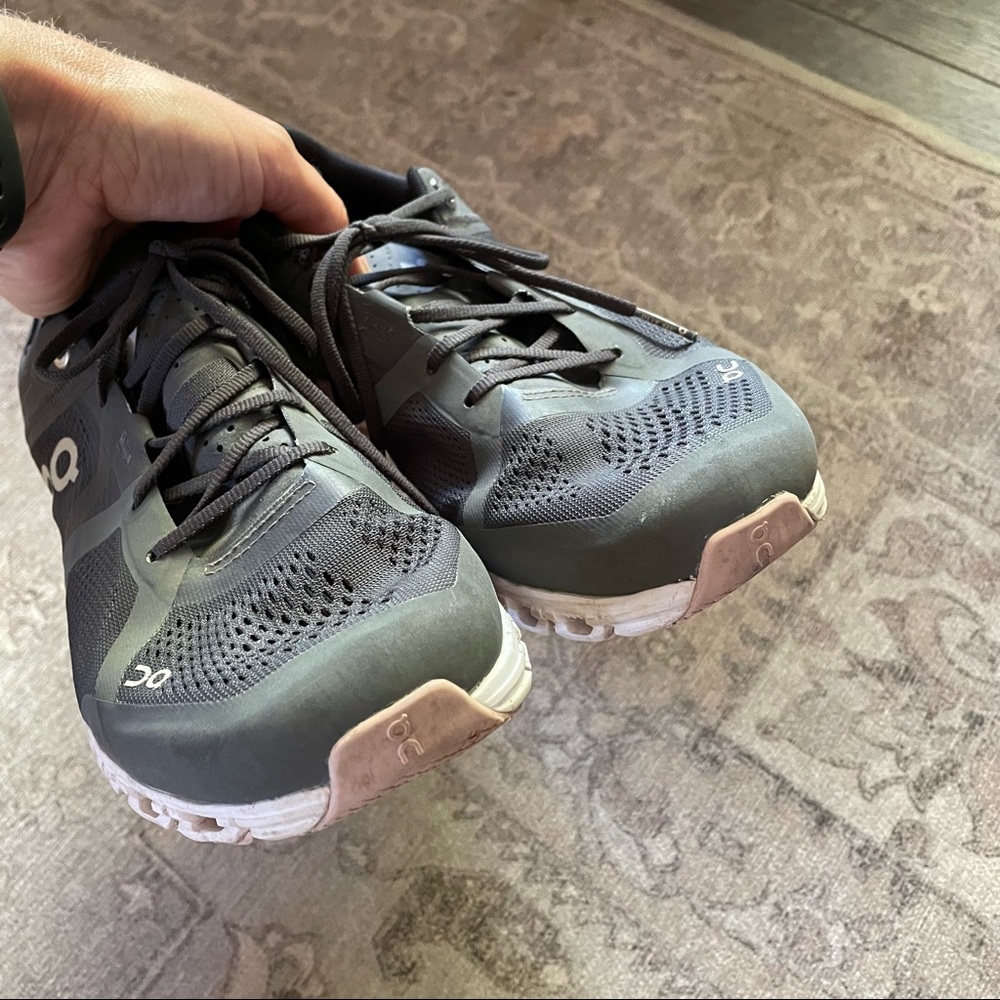 on running tennis shoes sneakers gray pink black - Picture 7 of 10